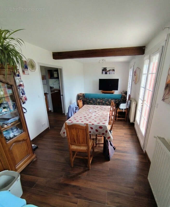 Maison à GREGES