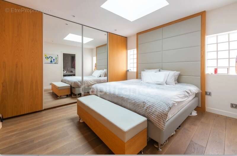 Maison à COURBEVOIE