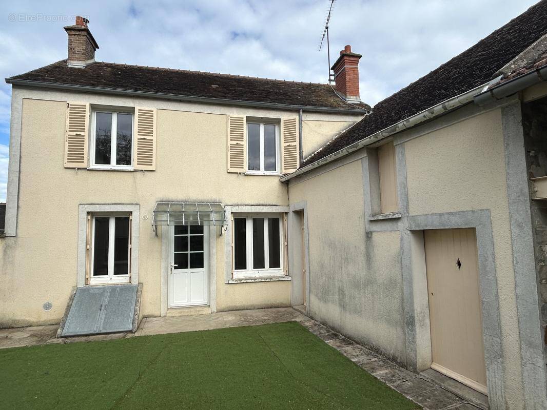Maison à VERNOU-LA-CELLE-SUR-SEINE