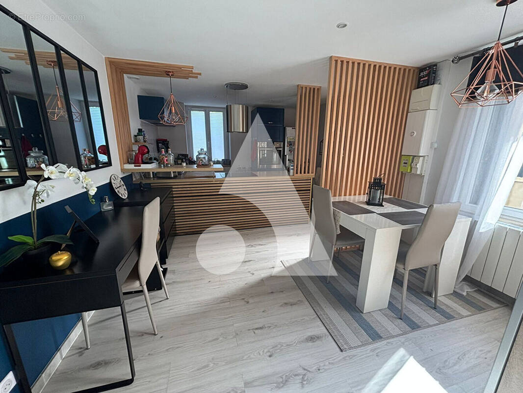 Appartement à BRIE-COMTE-ROBERT