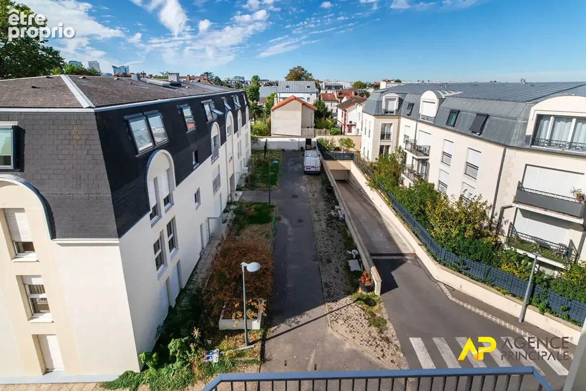 Exclusivité à La Garenne-Colombes : Superbe appartement 5 pièces au dernier étage avec parking et cave - photo 11