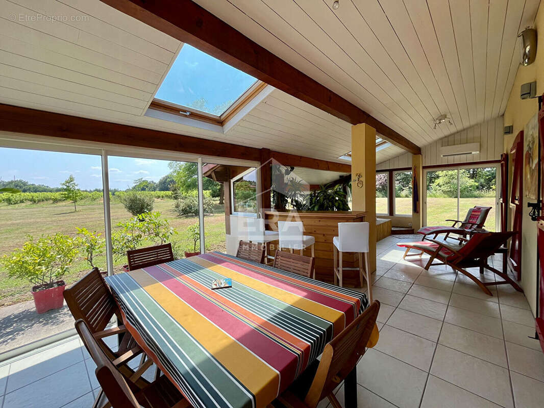 Maison à VILLENEUVE-DE-MARSAN