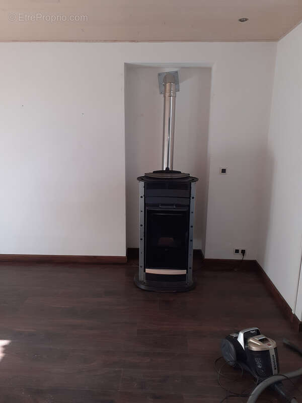 Maison 68 m² à Saint-Hilaire-Les-Places  - photo 5