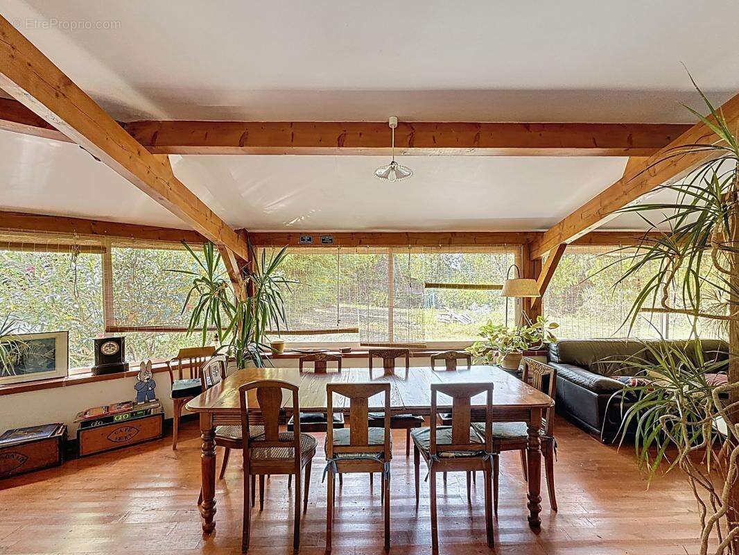 Maison à CASTELNAU-PICAMPEAU