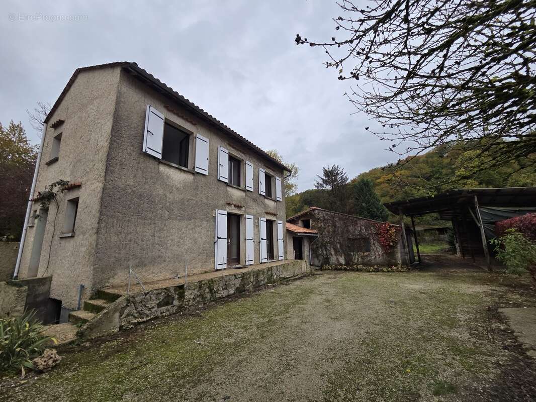 Maison à ASNIERES-SUR-NOUERE