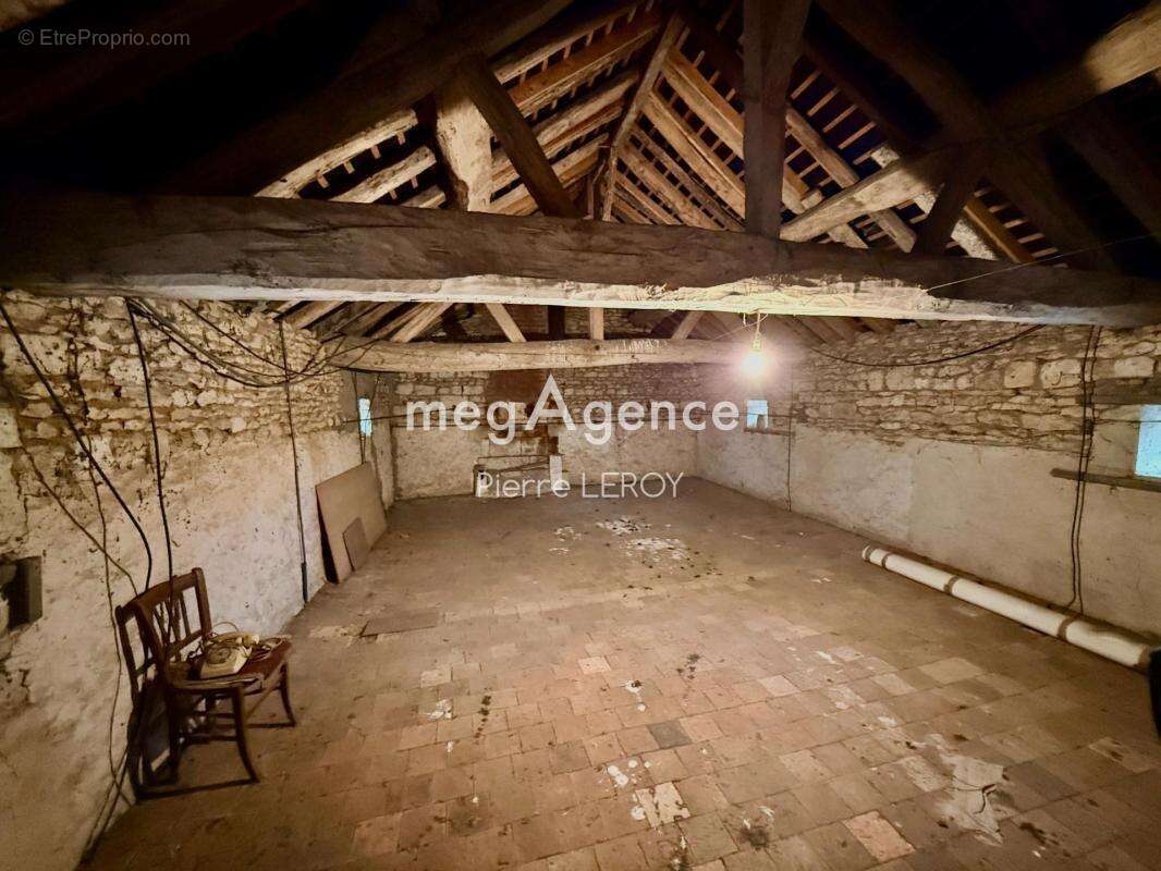 Maison à MONTREUIL-BELLAY