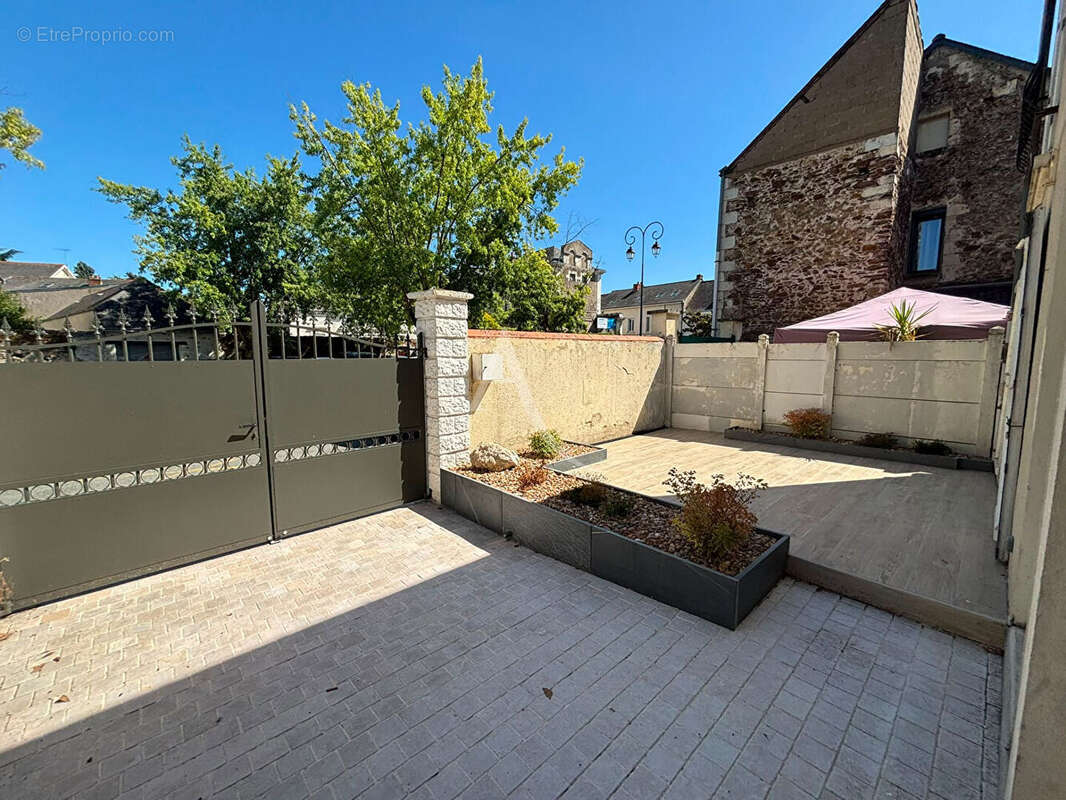 Maison Chalonnes Sur Loire 6 pièce(s) 123 m2 - photo 2