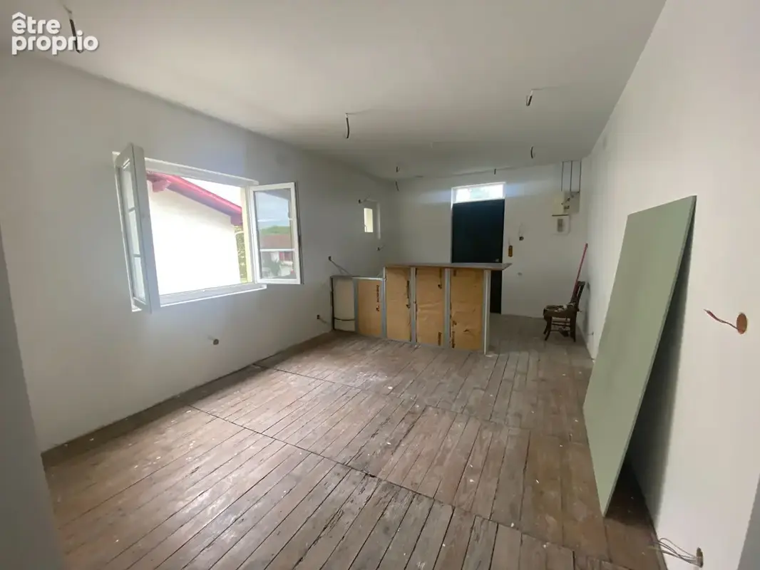 Garein batiment a usage mixte d'habitation et commerce - photo 6