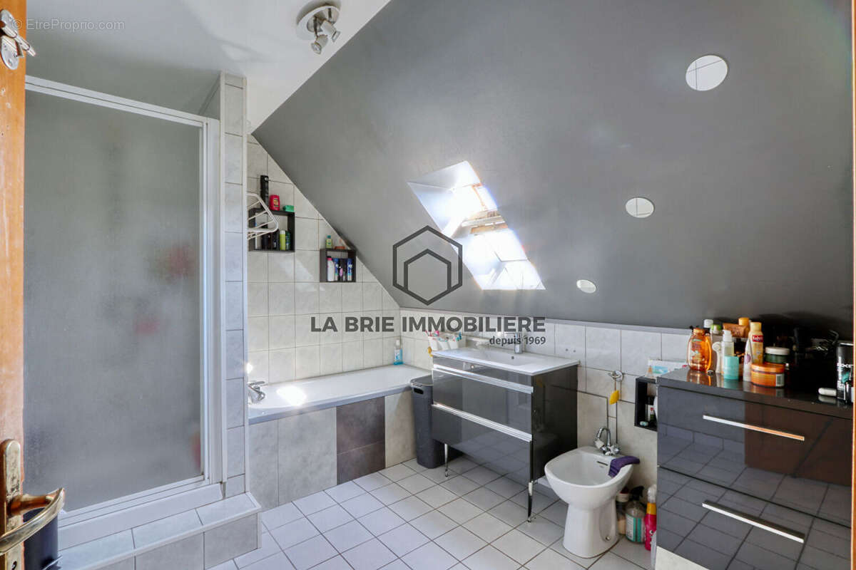 Maison à BRIE-COMTE-ROBERT