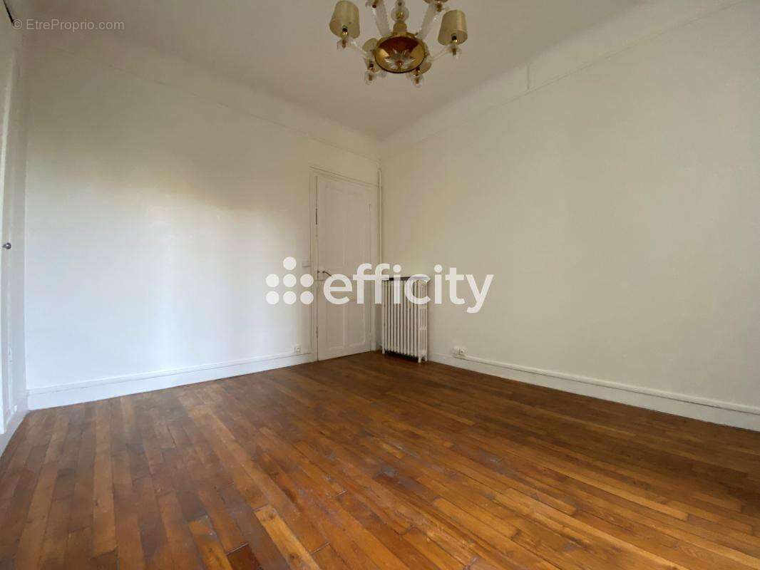 Appartement à VILLENEUVE-LE-ROI