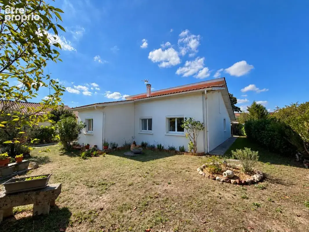 Maison 6 pièces 122 m² à vendre à Le Taillan-Medoc (33320) - photo 2
