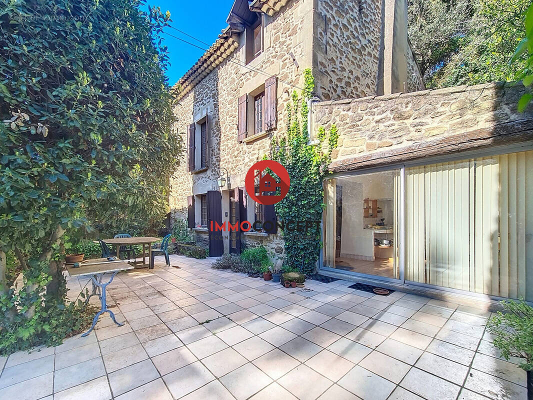 Maison à SAUVETERRE