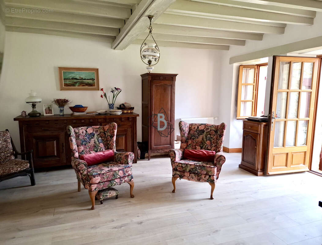 Maison à CHAMPAGNAC-DE-BELAIR
