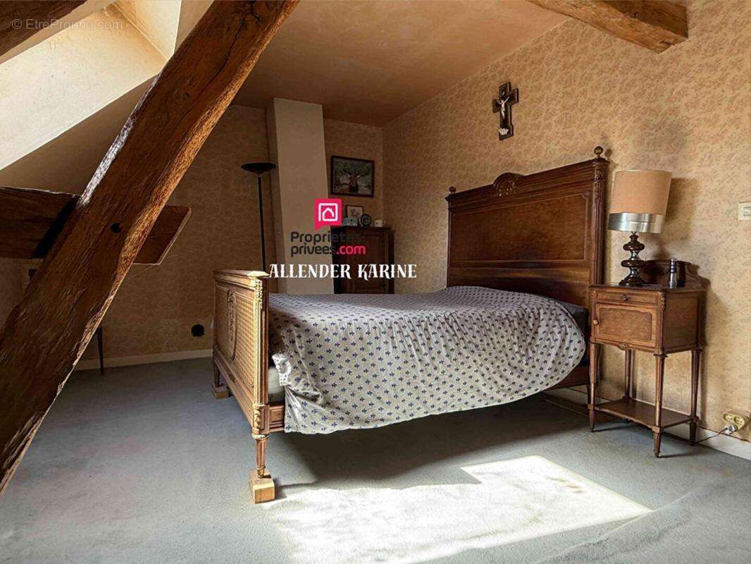 Maison à VILLENEUVE-L'ARCHEVEQUE