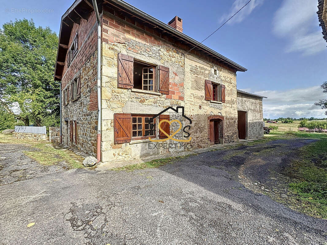 Maison à TREZIOUX