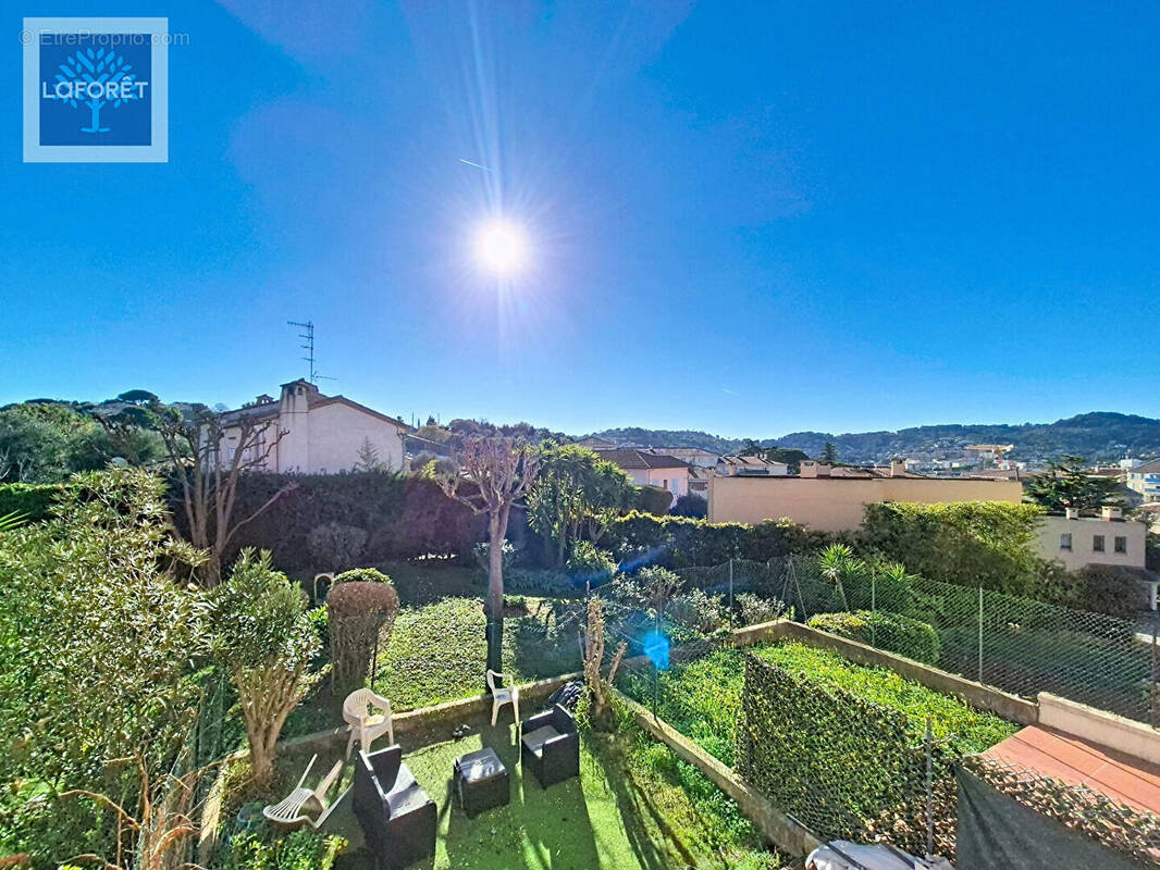 Appartement à VALLAURIS