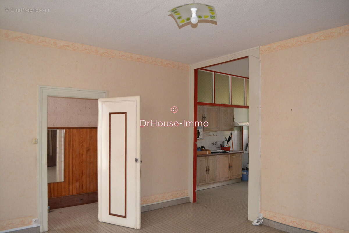 Maison à SAINT-AMAND-MONTROND