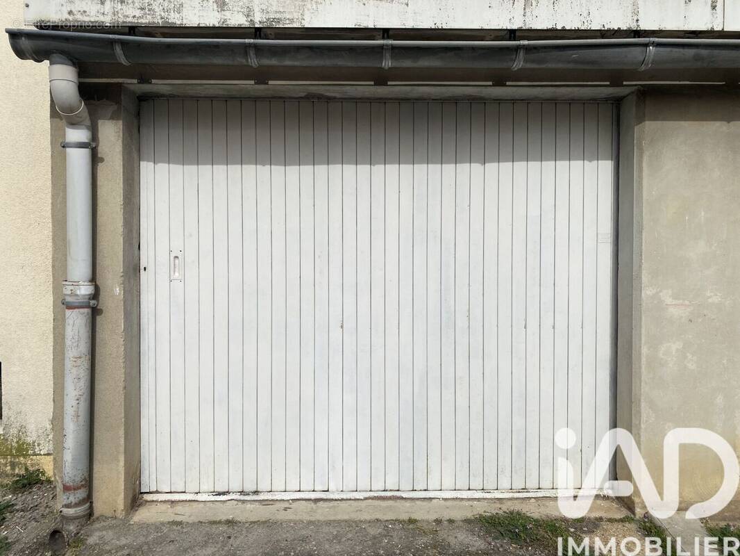 Photo 1 - Parking à ROMANS-SUR-ISERE