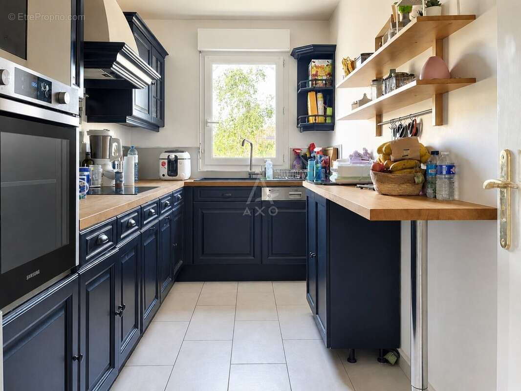 Appartement à COURBEVOIE