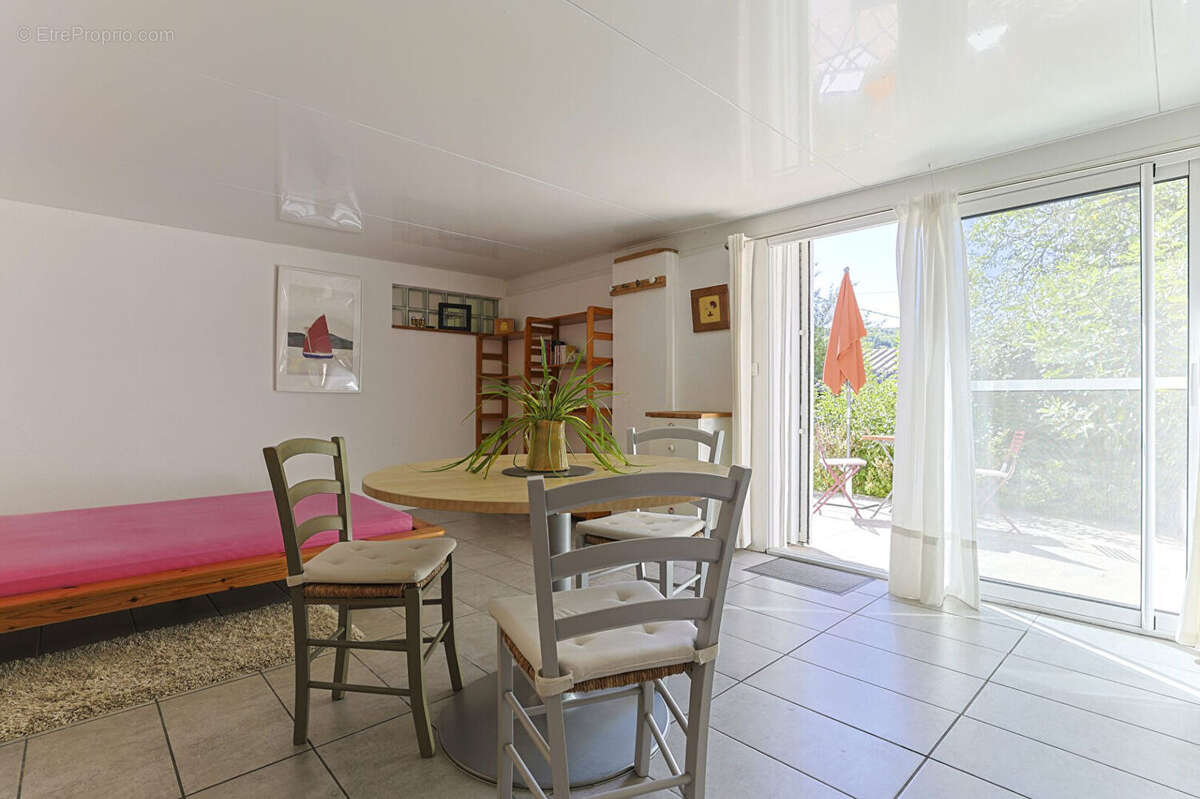 Maison à ROQUEREDONDE