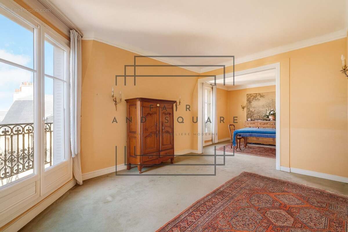 Appartement à NEUILLY-SUR-SEINE