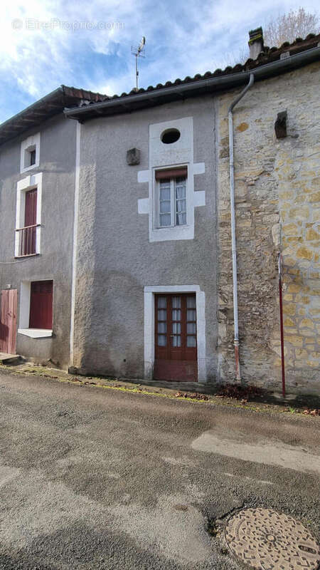 20251212_111310 - Maison à SAINT-FRONT-LA-RIVIERE