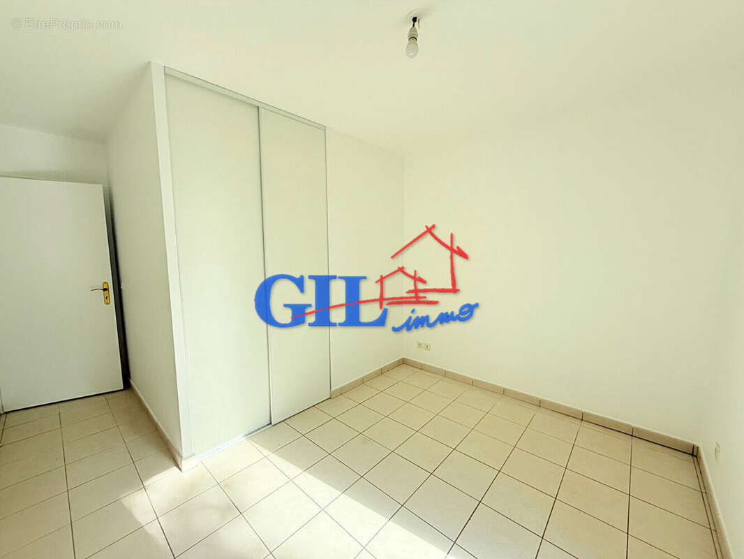 Appartement à SAVIGNY-LE-TEMPLE