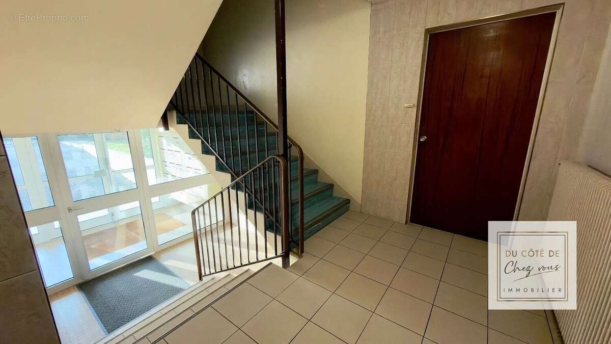 Appartement à SAINT-JULIEN-LES-VILLAS