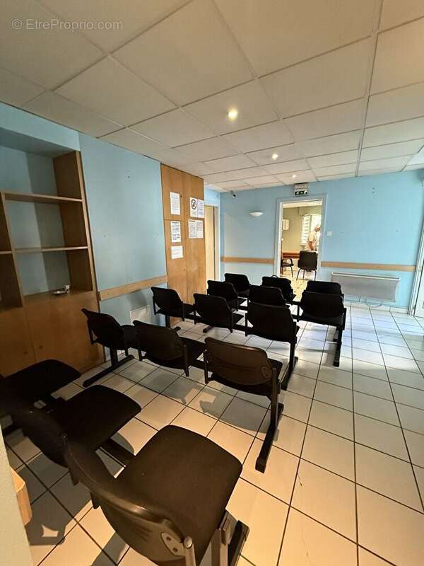 Local Professionnel  77M²  Libre - photo 7