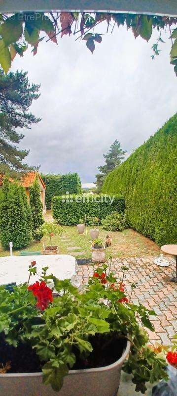 Maison 87 m² à Anglards-De-Saint-Flour  - photo 5