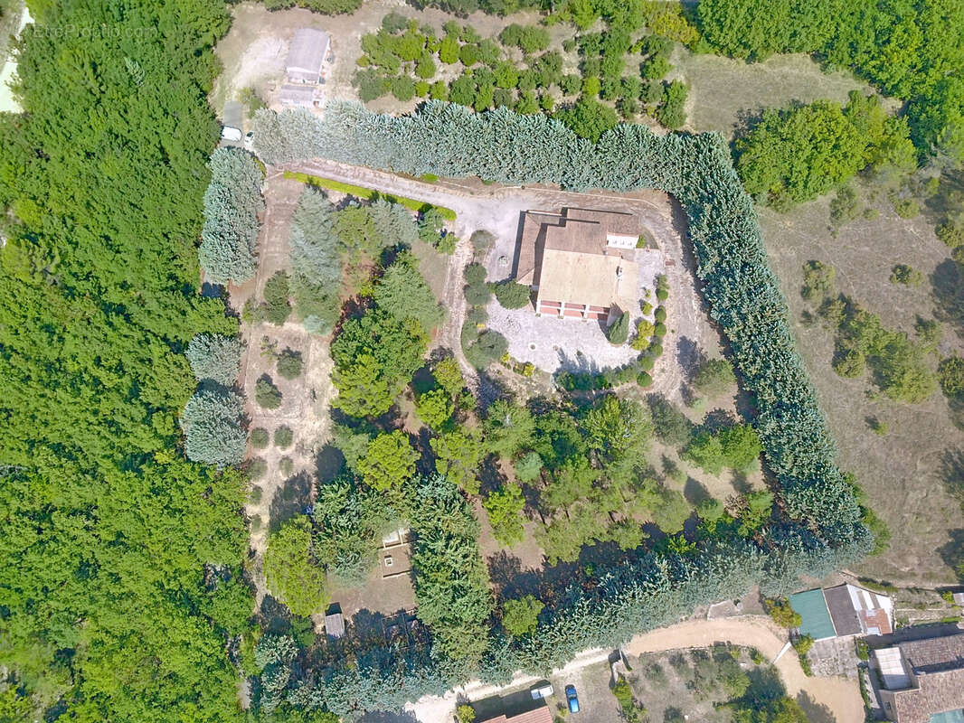 Maison à SAIGNON