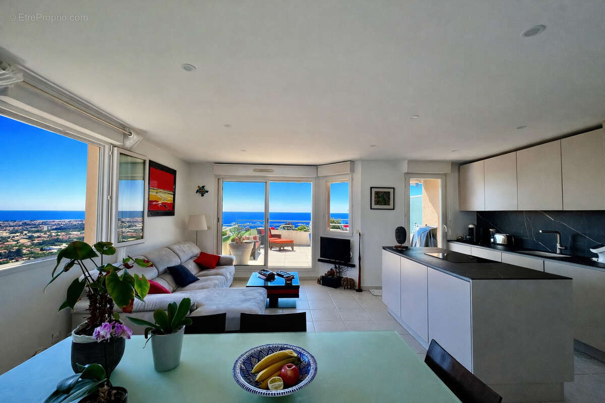 Appartement à SAINT-LAURENT-DU-VAR