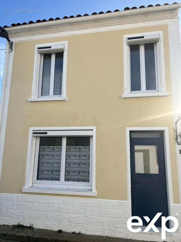 Maison à PORT-DES-BARQUES