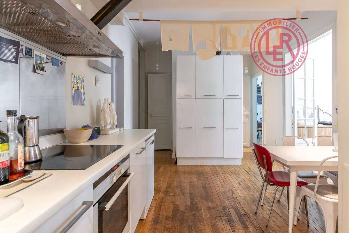 Appartement à PARIS-18E