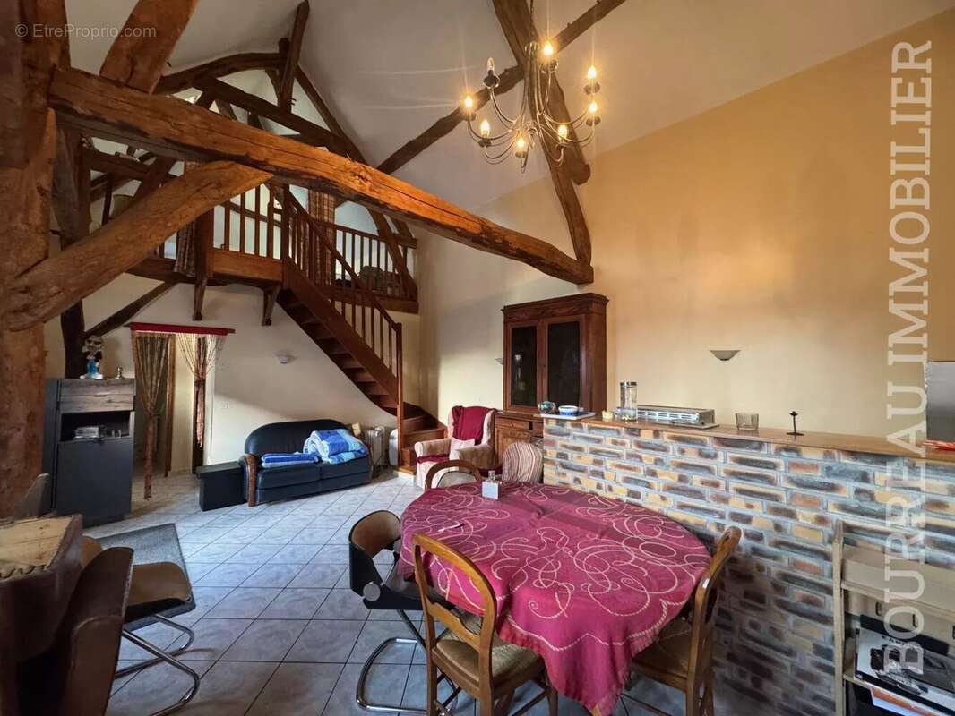 Maison à ARCES-DILO