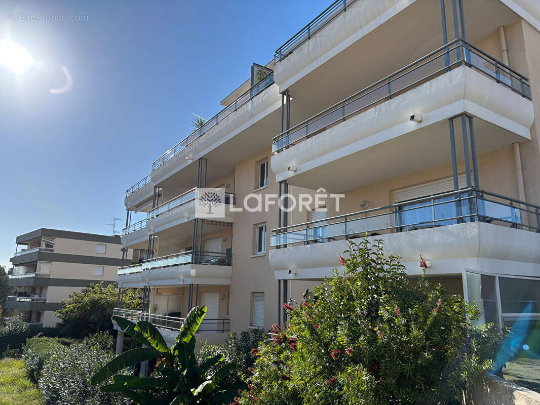 Appartement à SAINT-LAURENT-DU-VAR