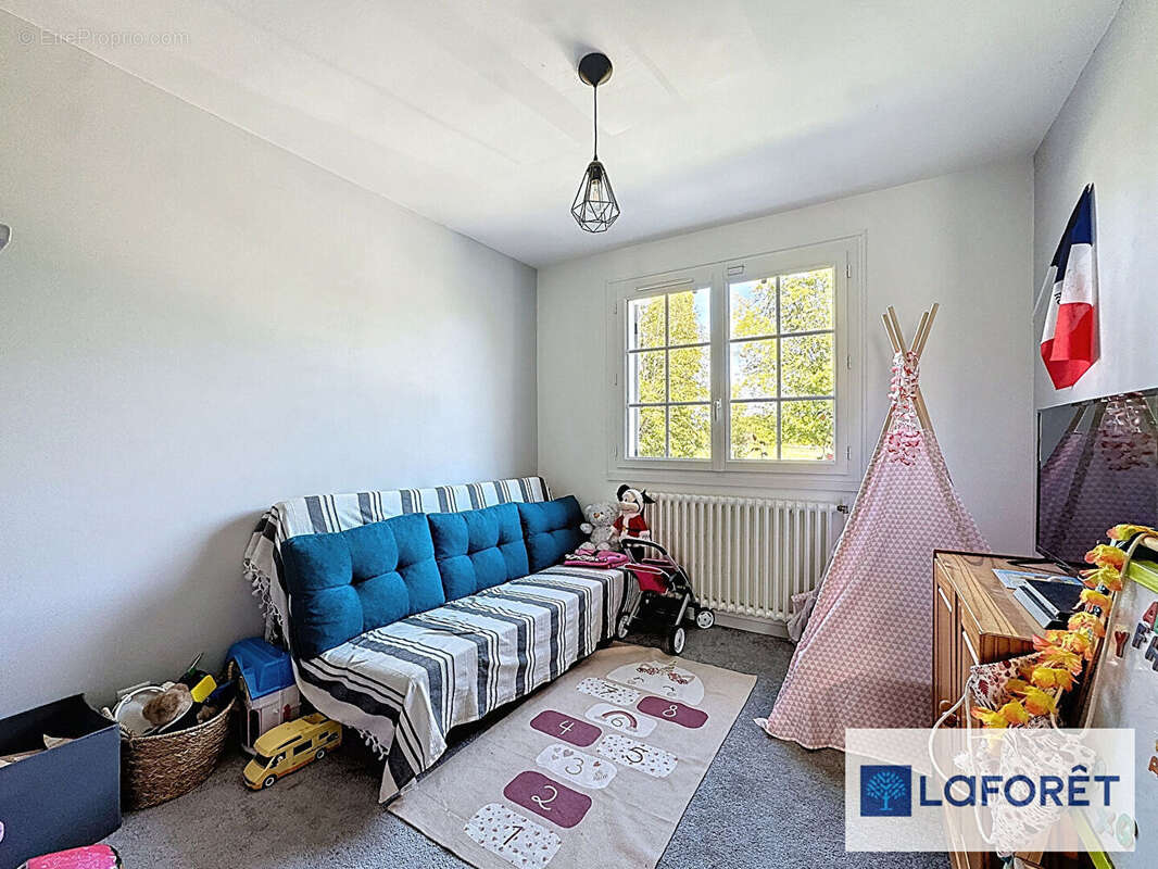 Maison à LES MESNULS