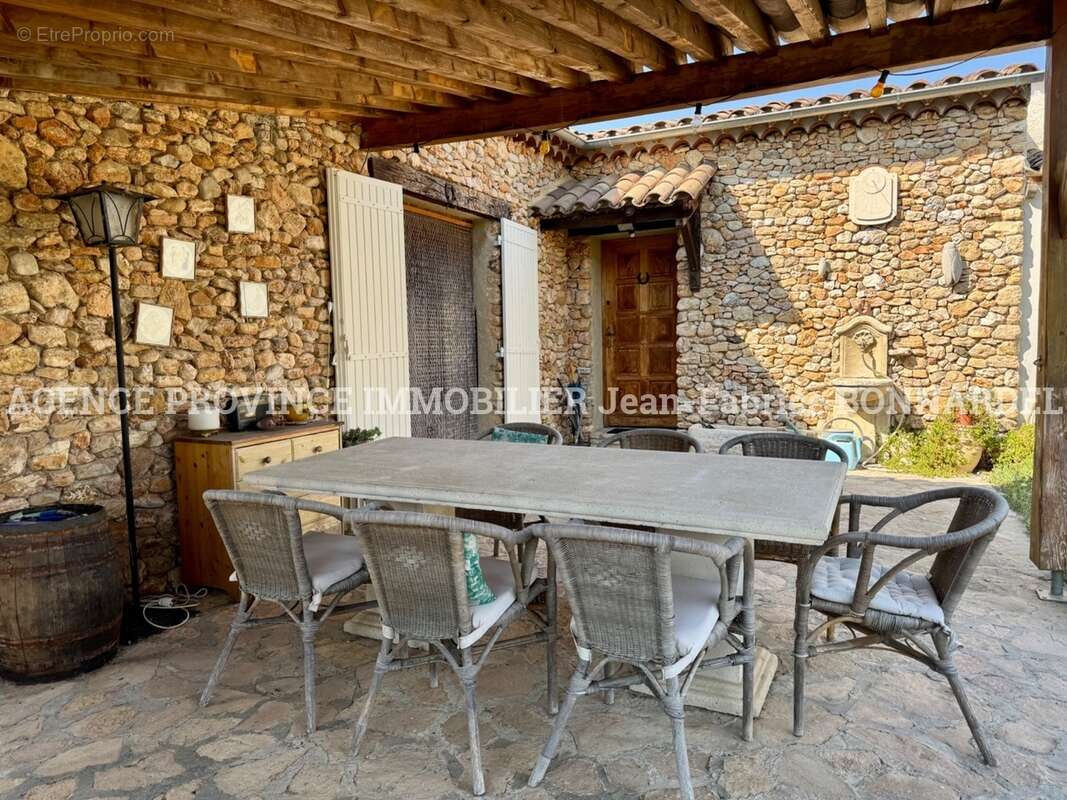 Maison 242 m² à Grillon  - photo 9