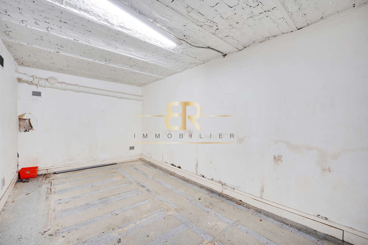 Commerce à PARIS-17E