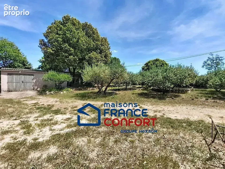 Photo Terrain à Flassans-Sur-Issole au prix de 129 000€