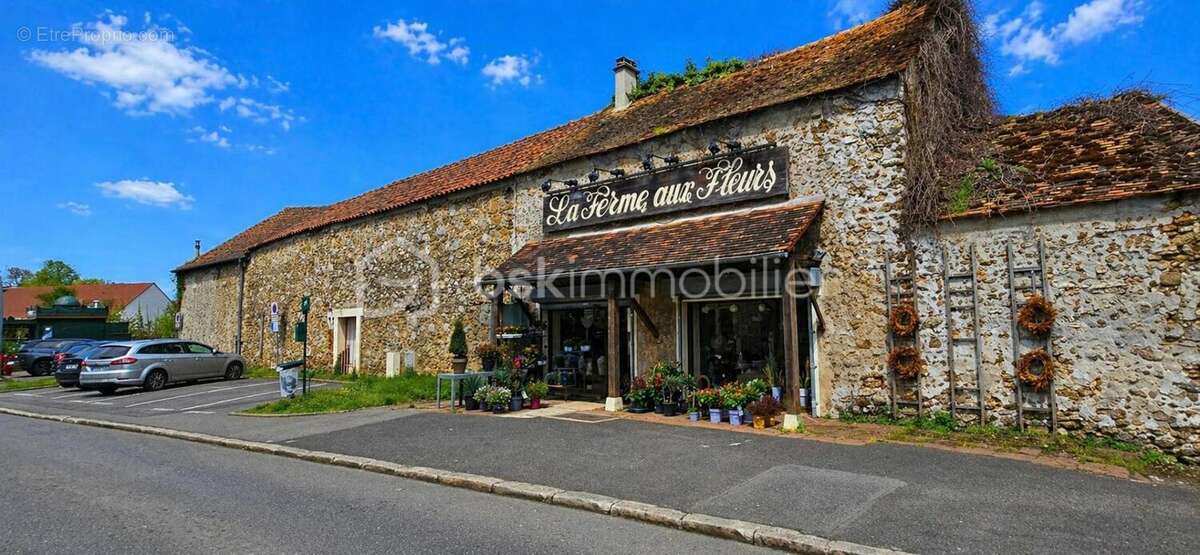 Commerce à MENNECY