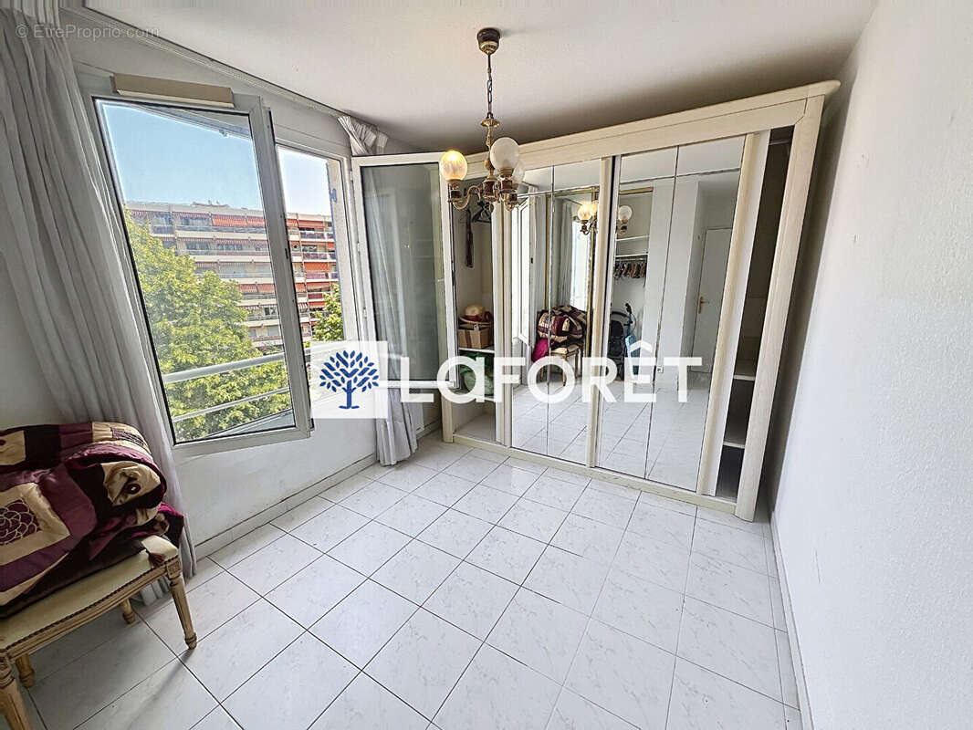 Cagnes-sur-mer  hippodrome  3 pièces 61,60 m²   terrasse  vue mer - photo 8