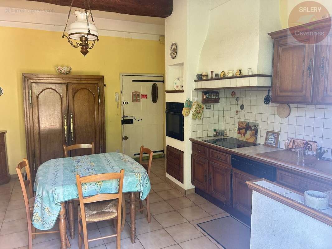 Ensemble immobilier - jardin privatif - double potentiel locatif - photo 8