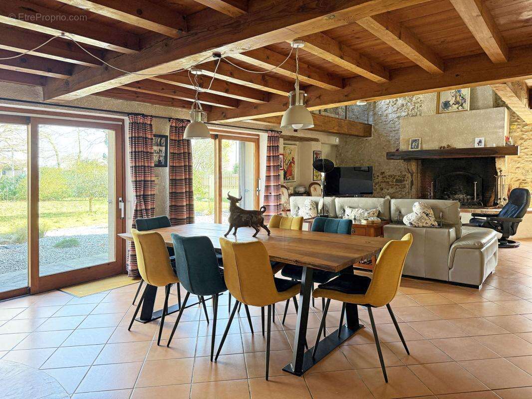 Maison à RIVIERE-SAAS-ET-GOURBY