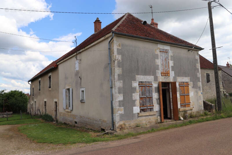 Maison Varennes Les Narcy 4 pièce(s) 55 m2 - photo 2
