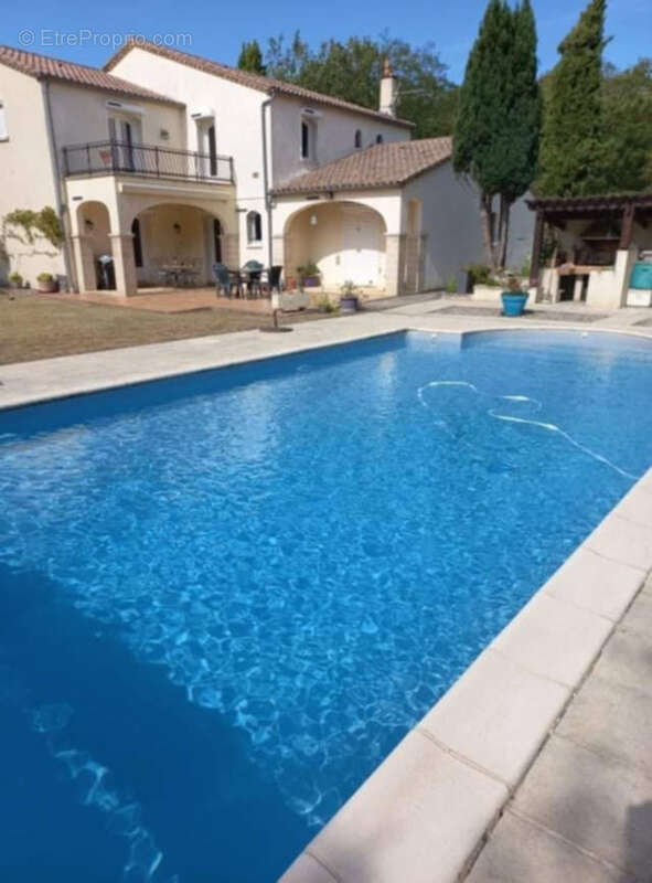 Maison à MONTAIGU-DE-QUERCY