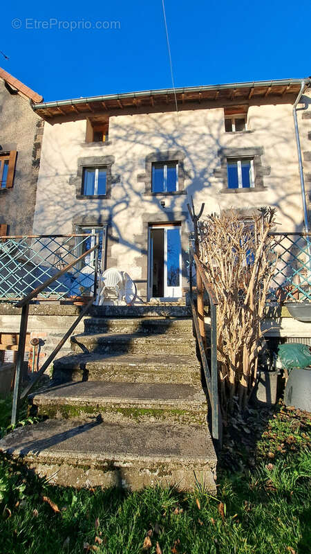 Maison à MANZAT