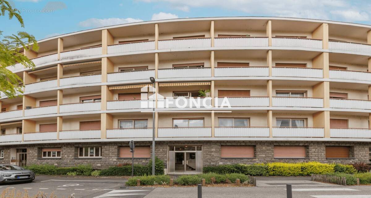 SALINS - 168m2 - 5 chambres- 2 parkings - photo 1