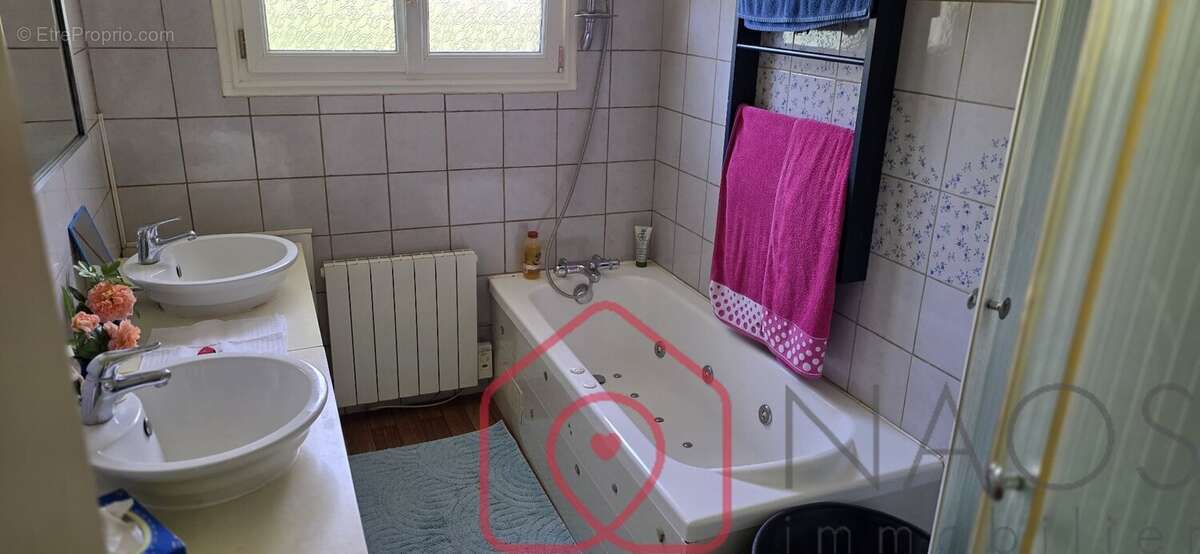 Biard: Maison de 115m² . hab.Parc arboré . Garage . Piscine - photo 8