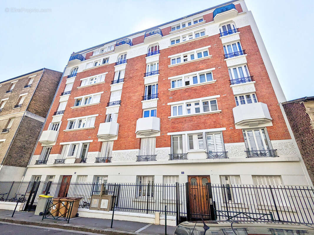 Appartement à LA GARENNE-COLOMBES